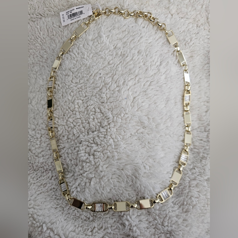 Elegant Gold Necklace
